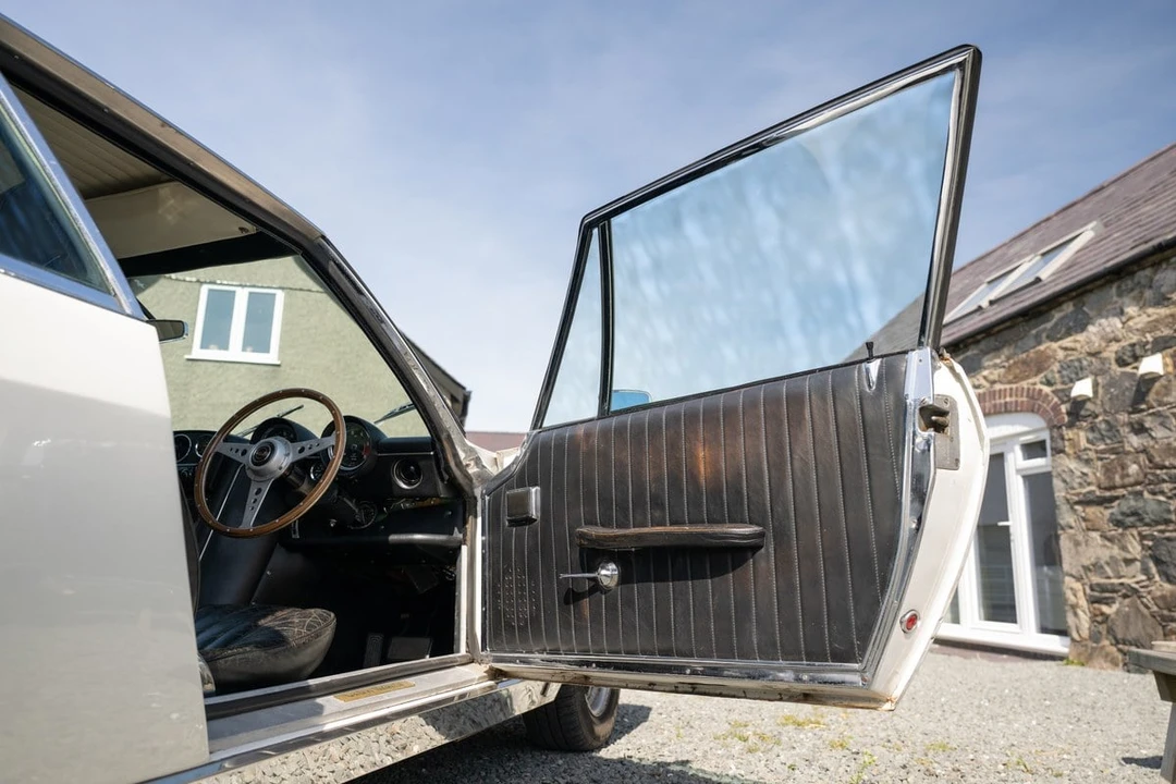 1969 Jensen Interceptor - Image 12 of 31