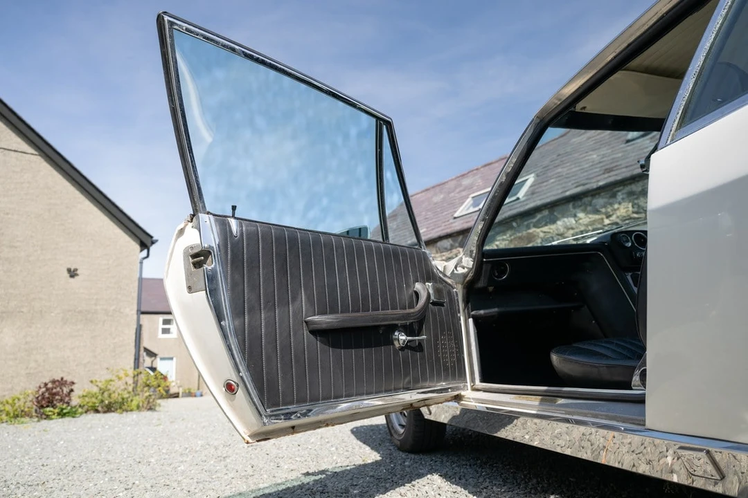 1969 Jensen Interceptor - Image 25 of 31