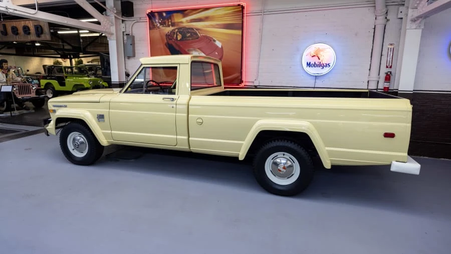 1969 Jeep SJ Gladiator - Image 2 of 24