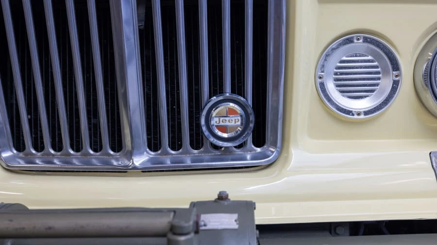 1969 Jeep SJ Gladiator - Image 5 of 24