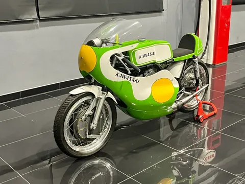 1969 Kawasaki H1R Replica