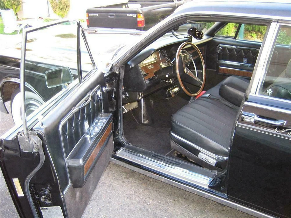 1969 Lincoln Continental 4th Gen - Image 4 of 4