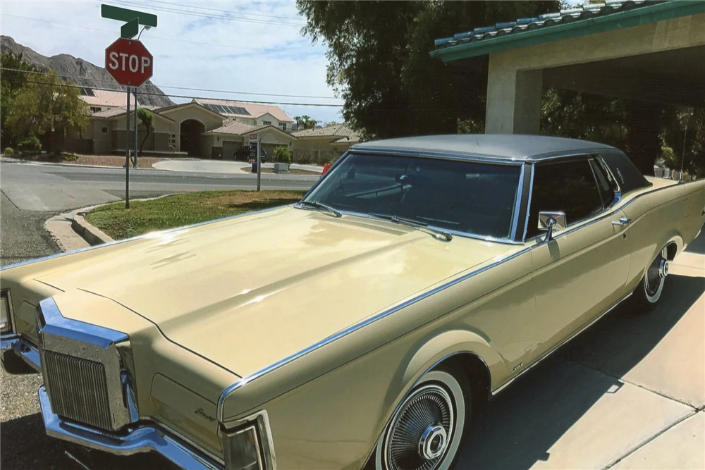 1969 Lincoln Continental Mark III - Image 2 of 5