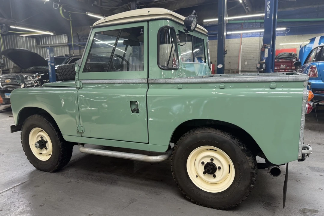 1969 Land Rover Series II/IIA 88 - Image 2 of 8