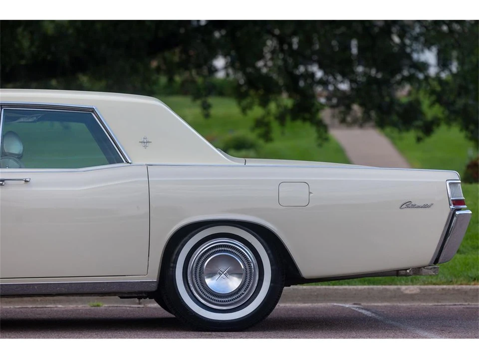 1969 Lincoln Continental 4th Gen - Image 22 of 31