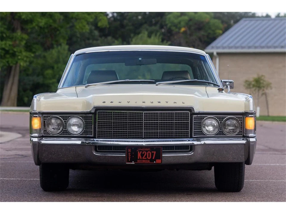 1969 Lincoln Continental 4th Gen - Image 18 of 31
