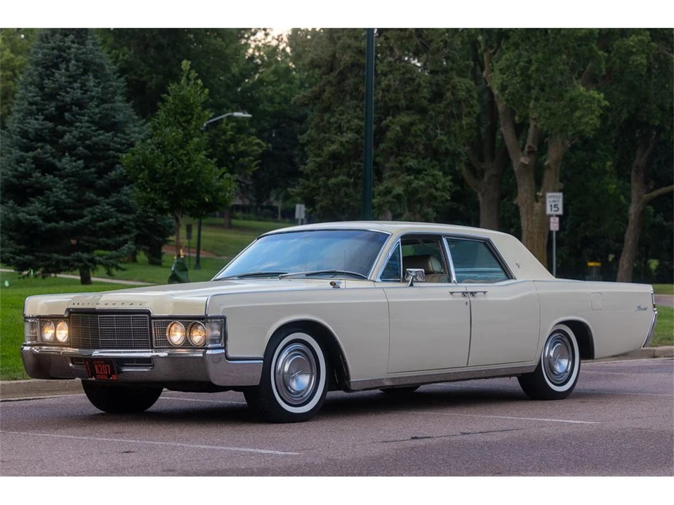 1969 Lincoln Continental 4th Gen - Image 14 of 31