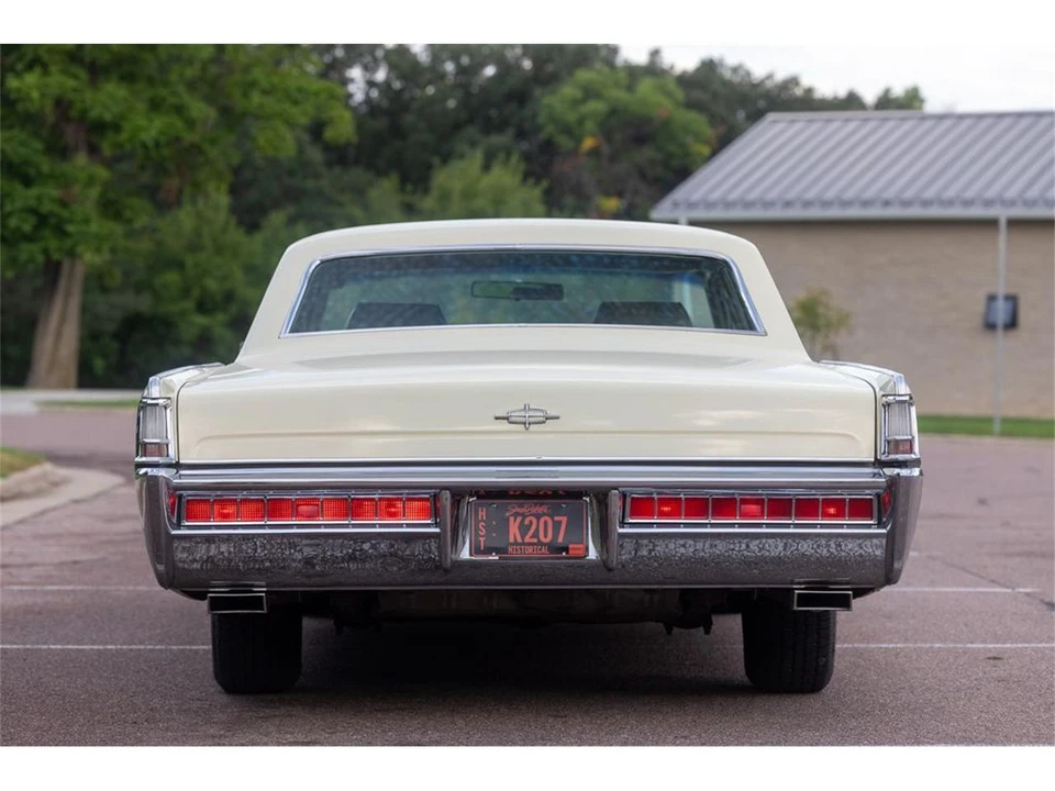 1969 Lincoln Continental 4th Gen - Image 9 of 31