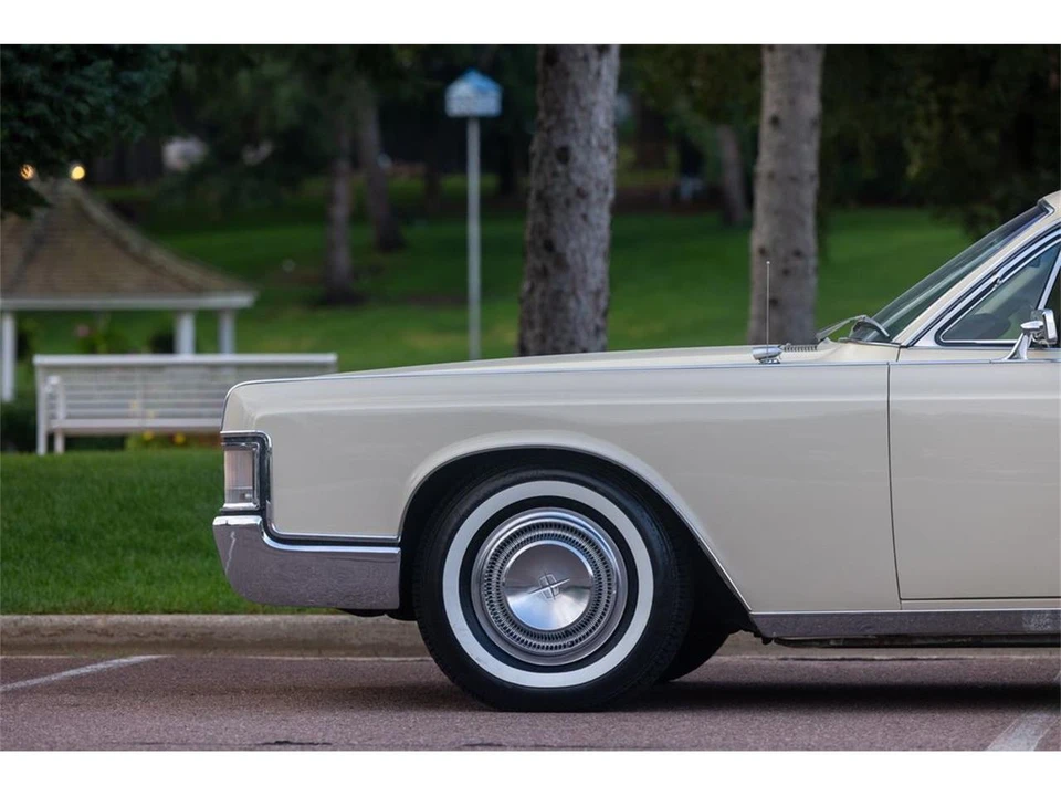 1969 Lincoln Continental 4th Gen - Image 20 of 31
