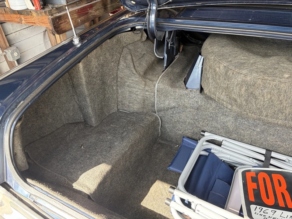 1969 Lincoln Continental Mark III - Image 18 of 21