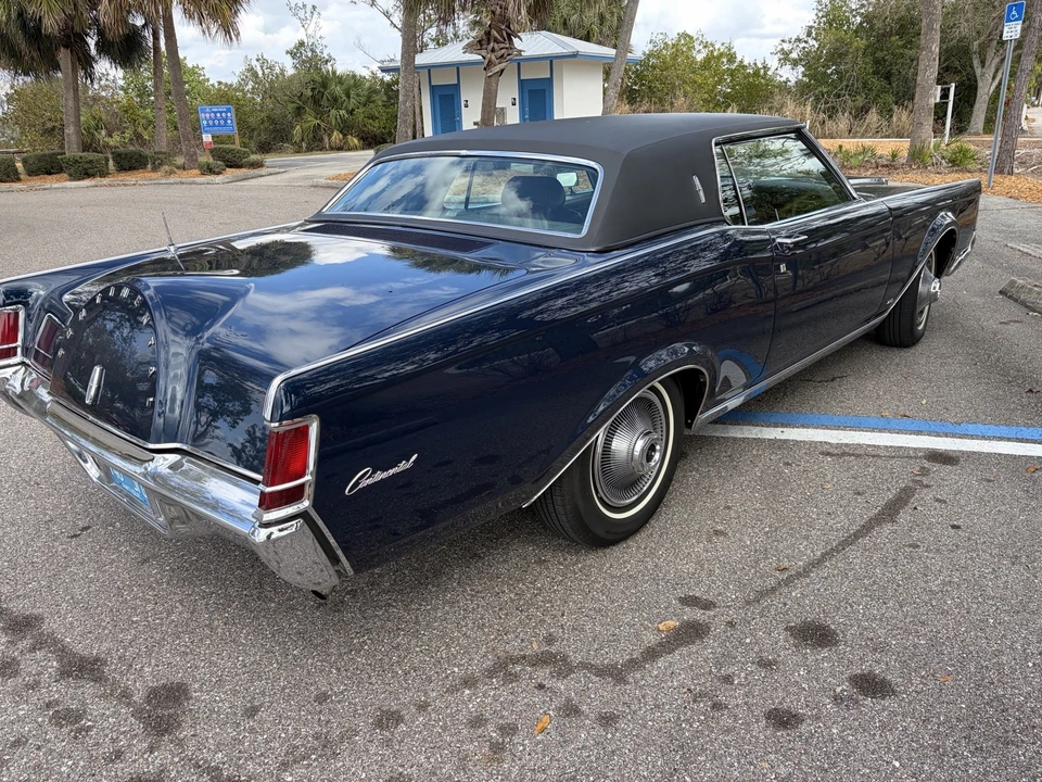 1969 Lincoln Continental Mark III - Image 3 of 21