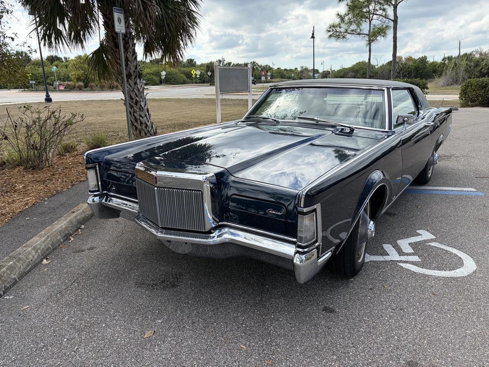 1969 Lincoln Continental Mark III - Image 7 of 21
