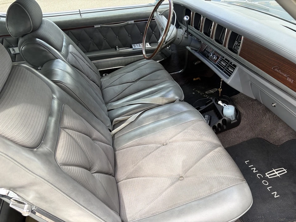 1969 Lincoln Continental Mark III - Image 13 of 21
