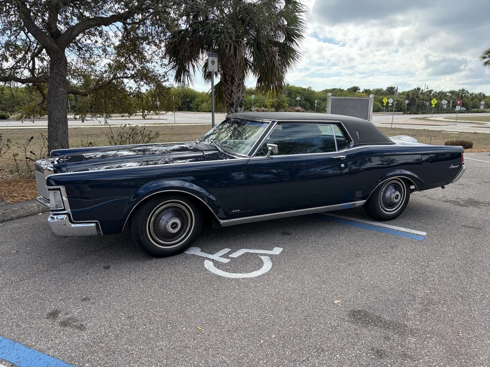 1969 Lincoln Continental Mark III - Image 4 of 21