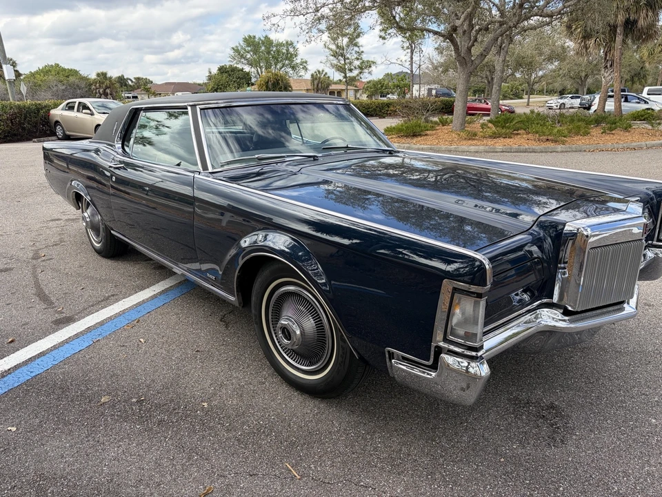 1969 Lincoln Continental Mark III - Image 8 of 21