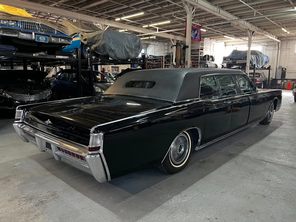 1969 Lincoln Continental 4th Gen - Image 9 of 21