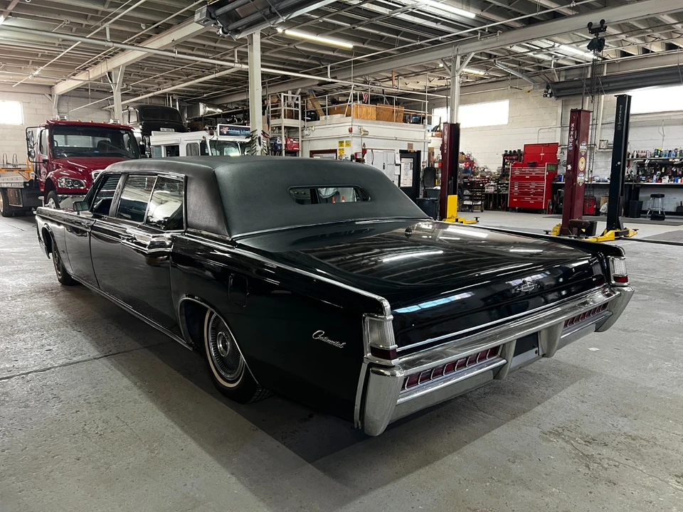 1969 Lincoln Continental 4th Gen - Image 11 of 21