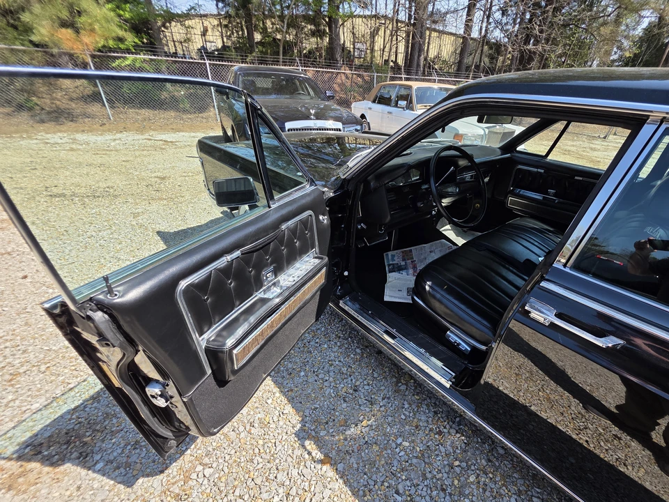 1969 Lincoln Continental 4th Gen - Image 9 of 28