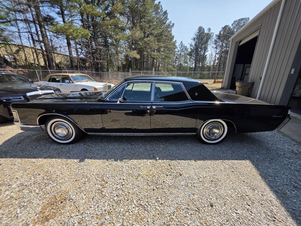 1969 Lincoln Continental 4th Gen - Image 2 of 28