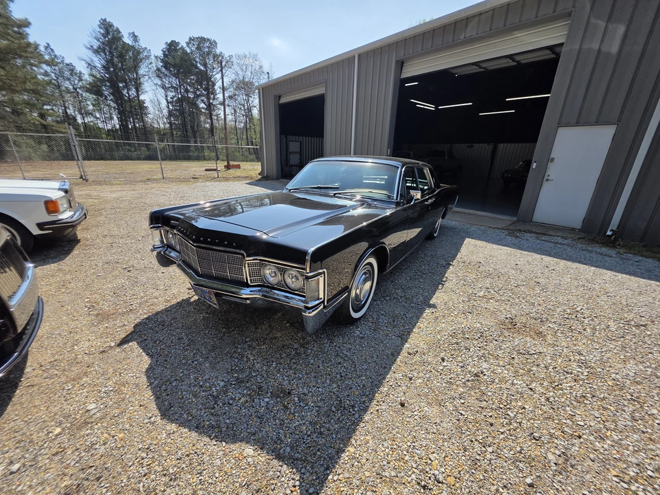 1969 Lincoln Continental 4th Gen - Image 8 of 28