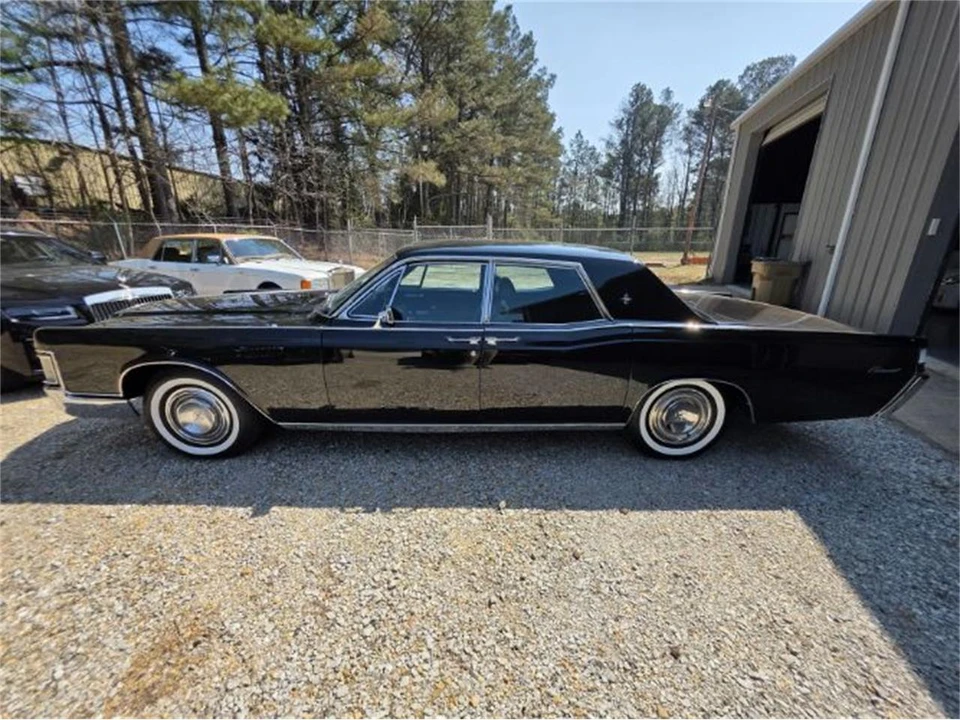 1969 Lincoln Continental 4th Gen - Image 9 of 26