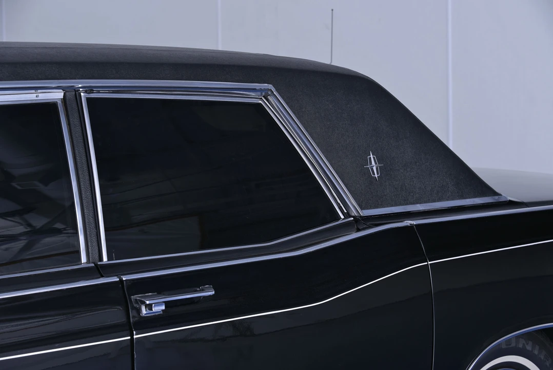 1969 Lincoln Continental 4th Gen - Image 28 of 31