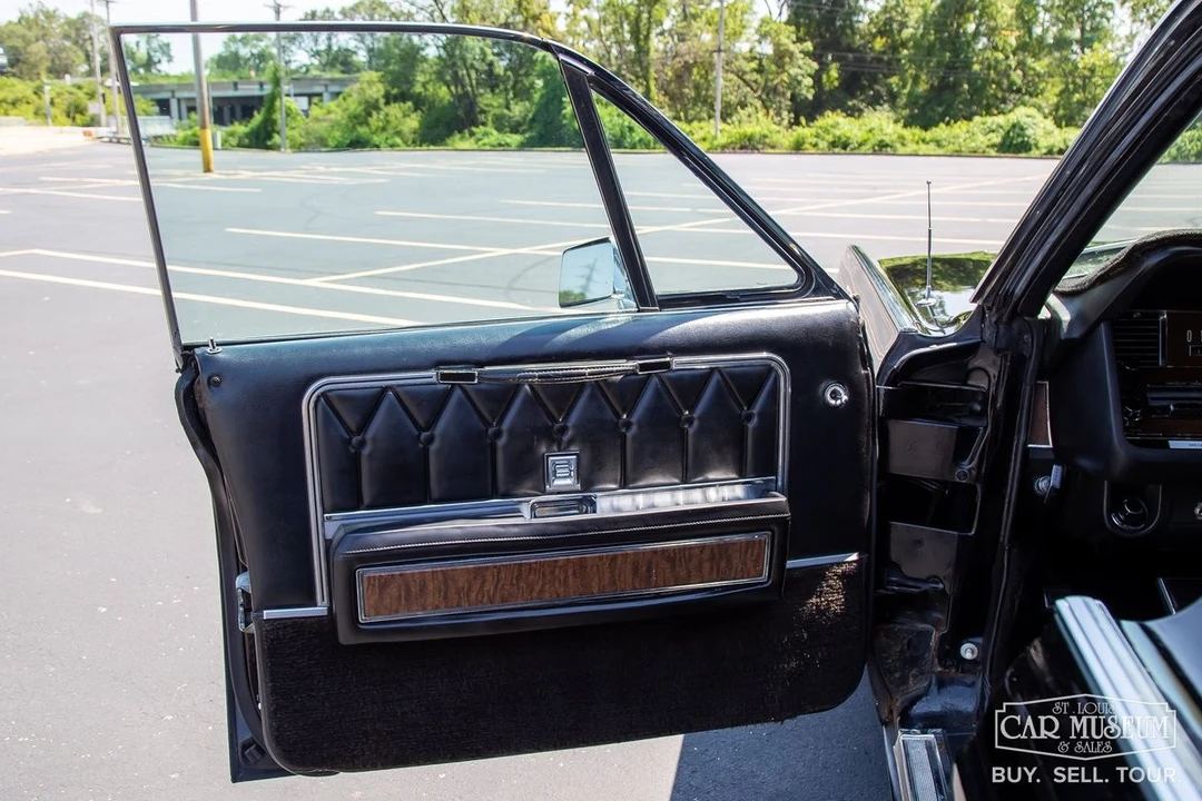 1969 Lincoln Continental 4th Gen - Image 27 of 31
