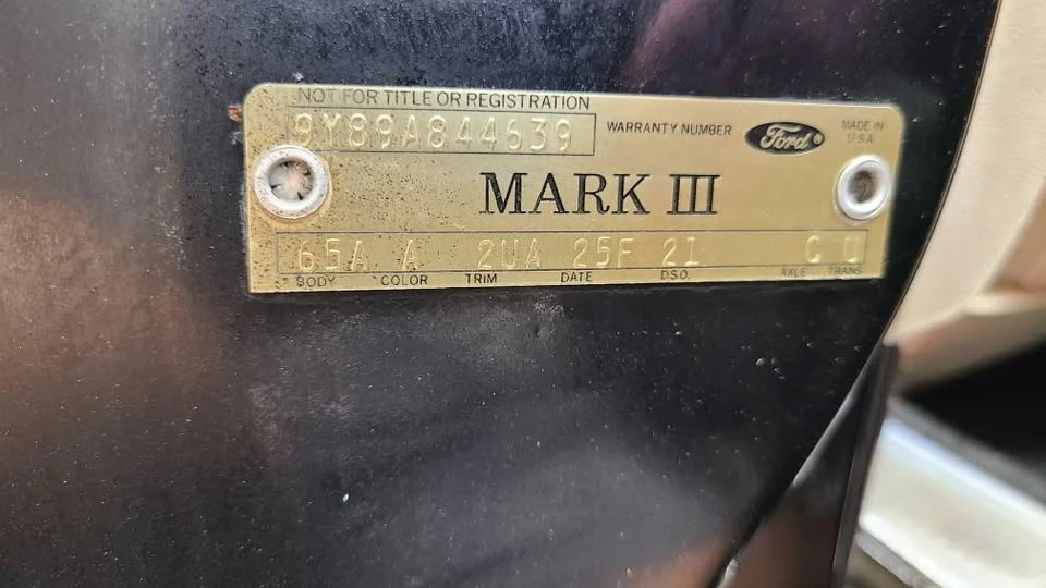 1969 Lincoln Continental Mark III - Image 10 of 18