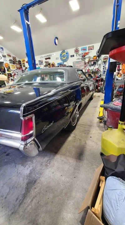 1969 Lincoln Continental Mark III - Image 11 of 18