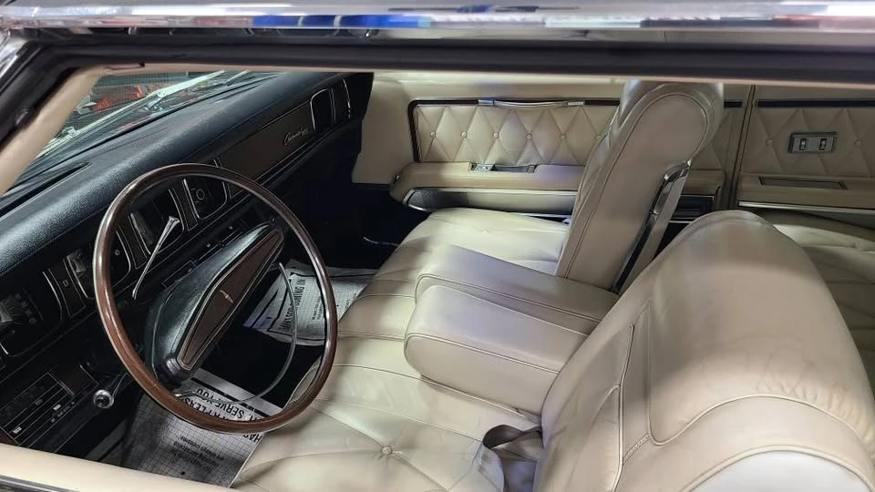 1969 Lincoln Continental Mark III - Image 7 of 18