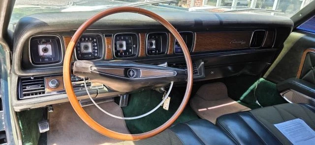 1969 Lincoln Continental Mark III - Image 11 of 16