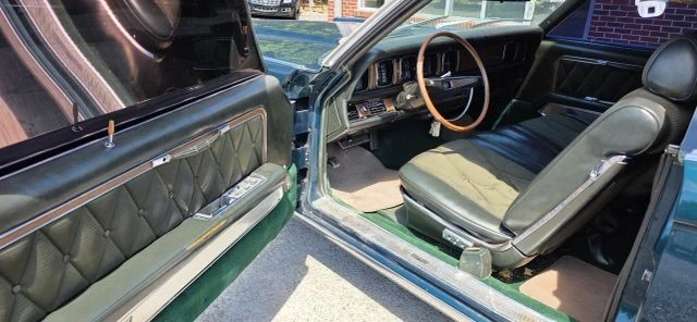 1969 Lincoln Continental Mark III - Image 9 of 16