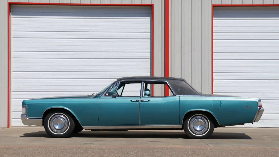 1969 Lincoln Continental Mark III - Image 2 of 12
