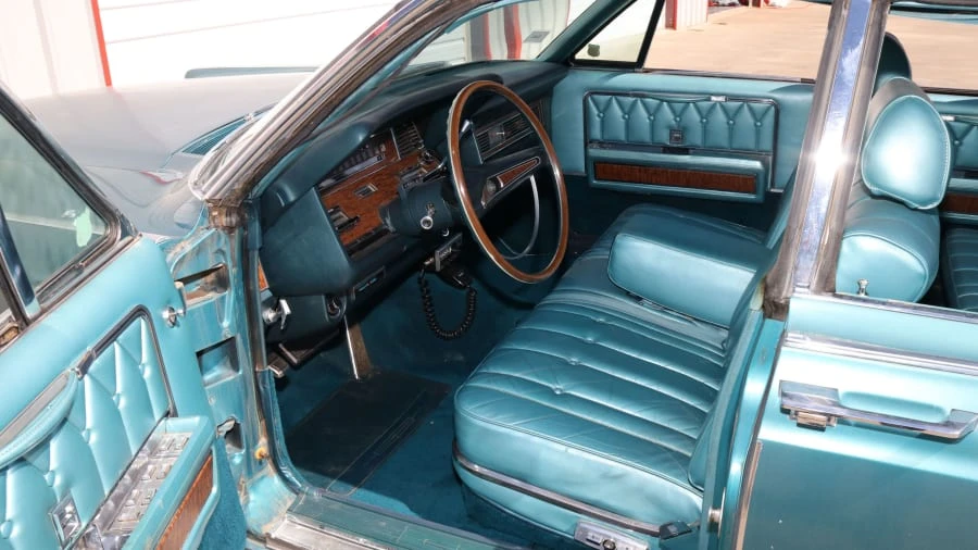 1969 Lincoln Continental Mark III - Image 4 of 12