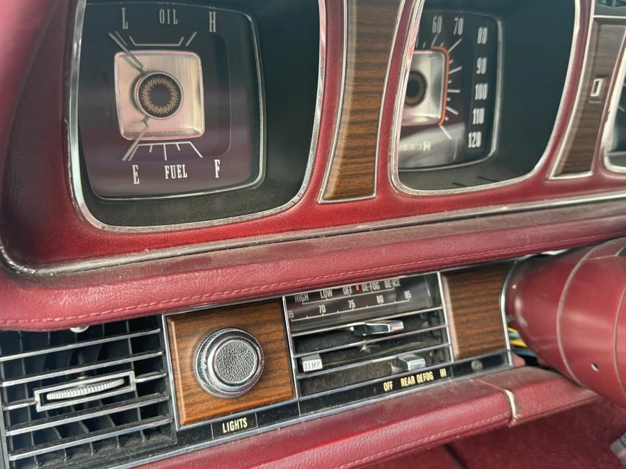 1968 Lincoln Continental Mark III - Image 24 of 31