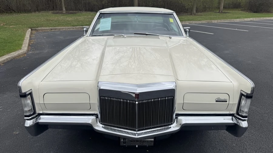 1968 Lincoln Continental Mark III - Image 4 of 31