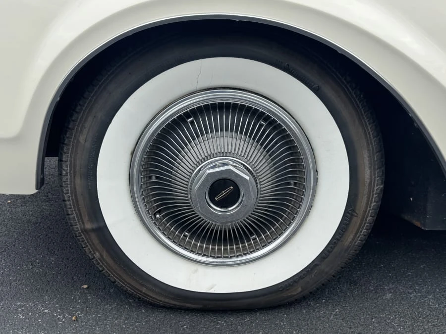 1968 Lincoln Continental Mark III - Image 15 of 31