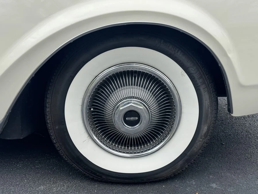 1968 Lincoln Continental Mark III - Image 14 of 31