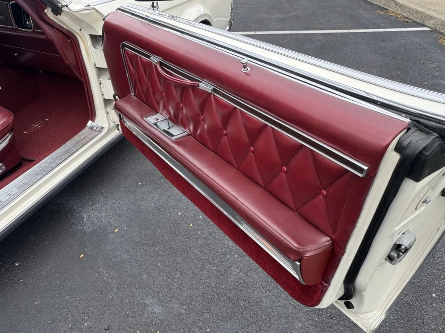 1968 Lincoln Continental Mark III - Image 28 of 31
