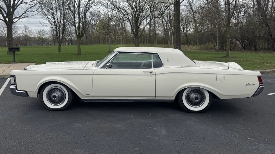 1968 Lincoln Continental Mark III - Image 9 of 31