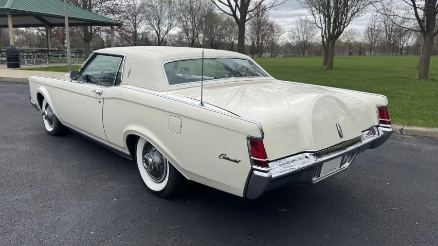 1968 Lincoln Continental Mark III - Image 7 of 31