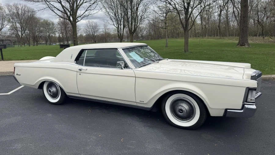1968 Lincoln Continental Mark III - Image 10 of 31
