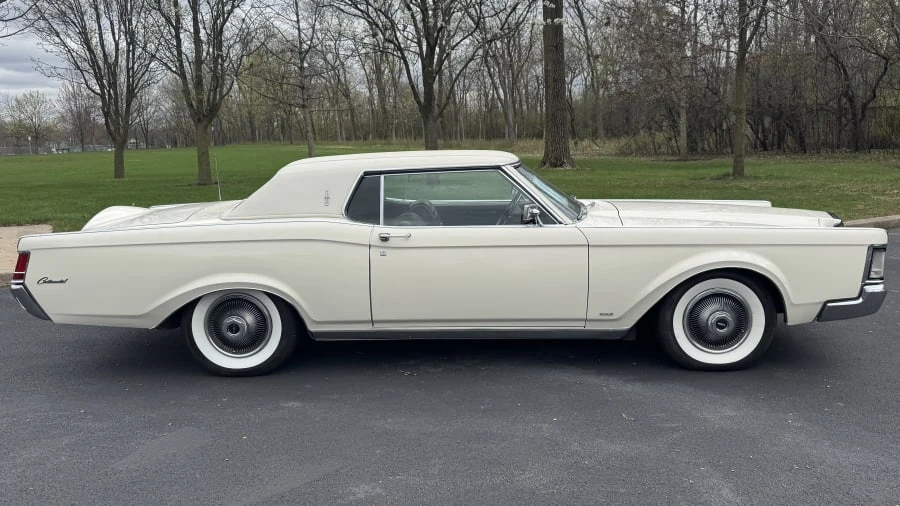 1968 Lincoln Continental Mark III - Image 2 of 31