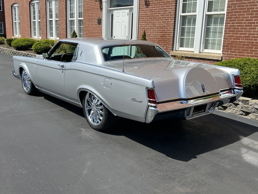 1969 Lincoln Continental Mark III - Image 3 of 9