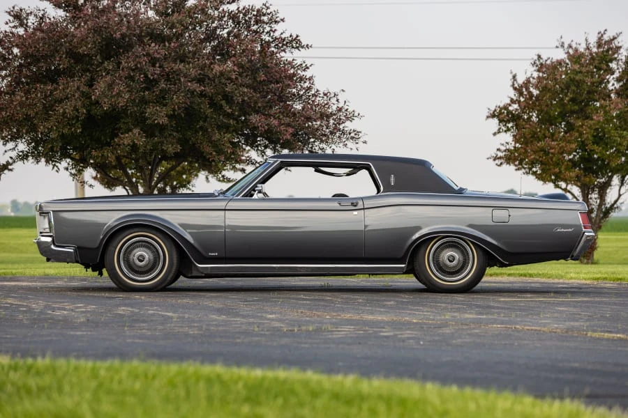 1969 Lincoln Continental Mark III - Image 2 of 31