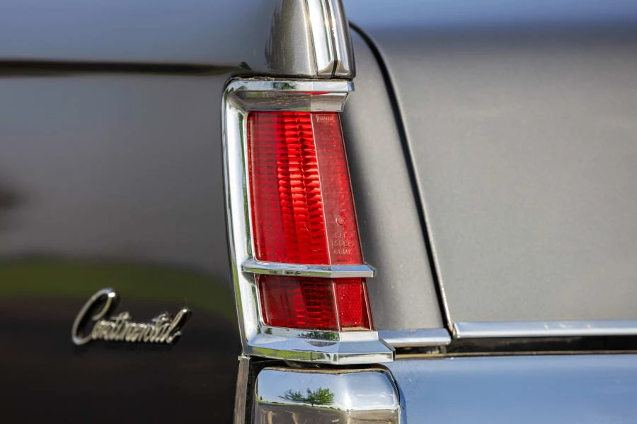 1969 Lincoln Continental Mark III - Image 14 of 31