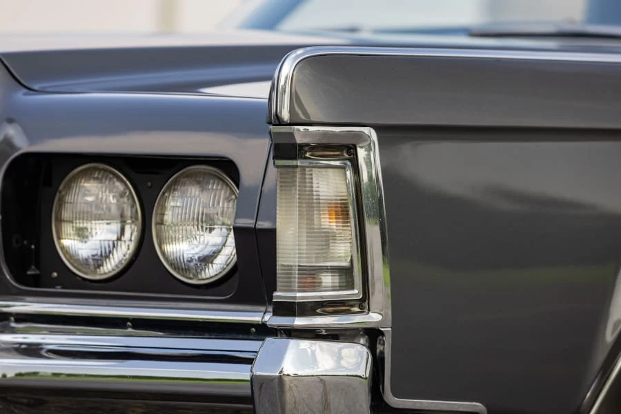 1969 Lincoln Continental Mark III - Image 11 of 31