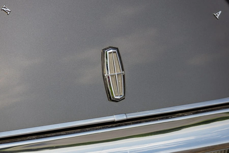 1969 Lincoln Continental Mark III - Image 17 of 31