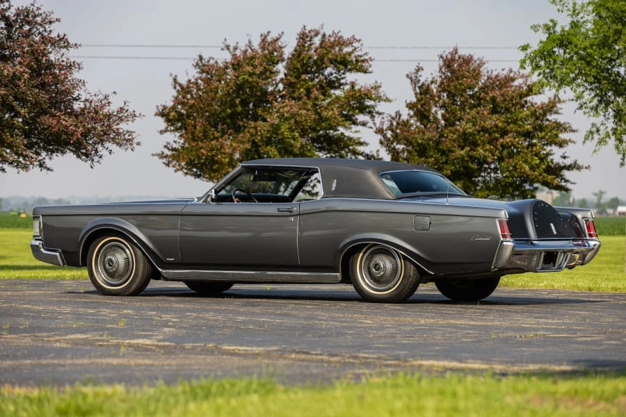 1969 Lincoln Continental Mark III - Image 18 of 31