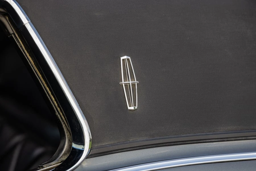 1969 Lincoln Continental Mark III - Image 20 of 31